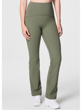 NWT Spanx Booty Boost Flare Pant Lift & Sculpt in Clover Green - XS